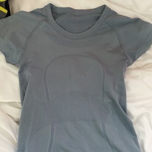 Lululemon blue size 2 shirt